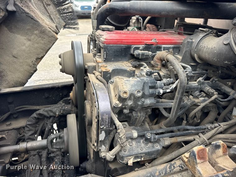 image for item ER0388 2007 Crane Carrier Company refuse truck