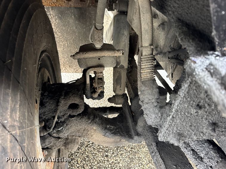 image for item ER0388 2007 Crane Carrier Company refuse truck