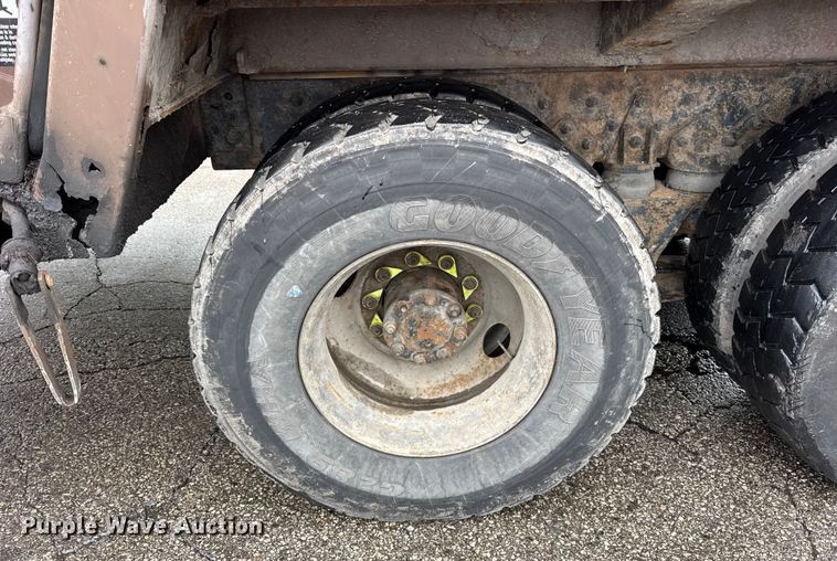 image for item ER0388 2007 Crane Carrier Company refuse truck