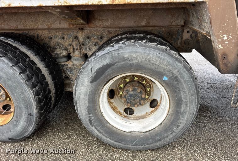 image for item ER0388 2007 Crane Carrier Company refuse truck