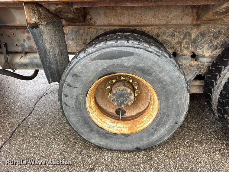 image for item ER0388 2007 Crane Carrier Company refuse truck