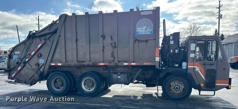 image for item ER0389 2005 Crane Carrier Company refuse truck