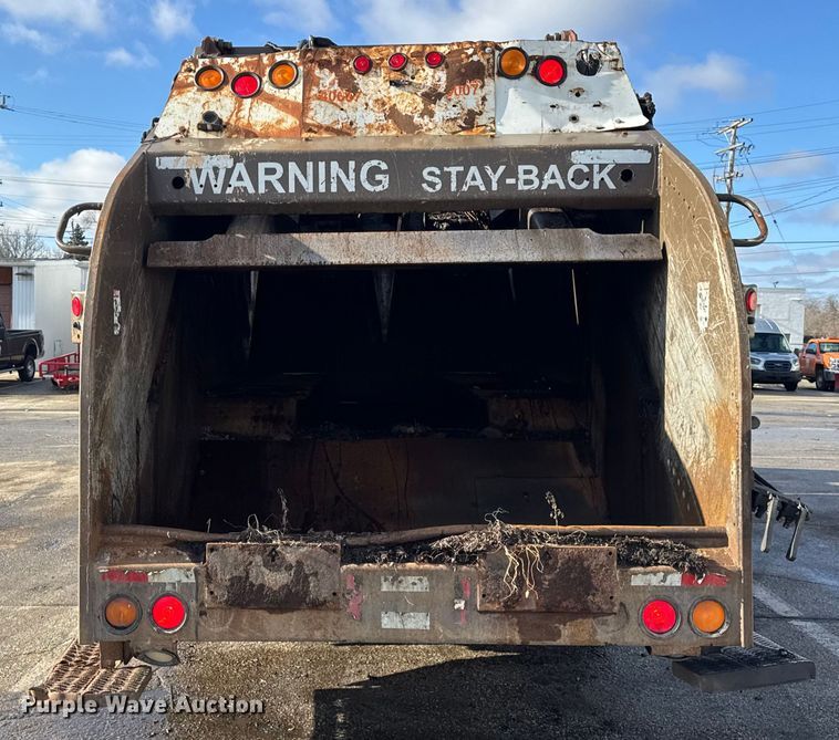 image for item ER0389 2005 Crane Carrier Company refuse truck