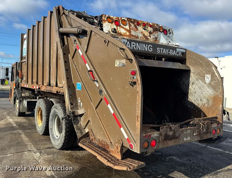 image for item ER0389 2005 Crane Carrier Company refuse truck