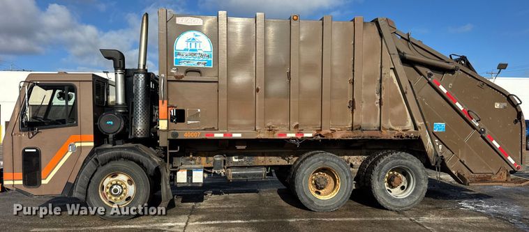 image for item ER0389 2005 Crane Carrier Company refuse truck