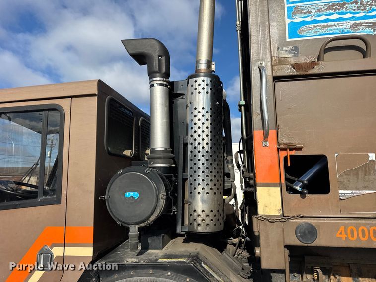 image for item ER0389 2005 Crane Carrier Company refuse truck