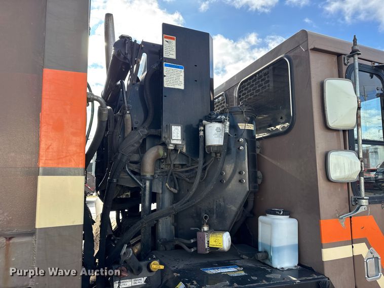 image for item ER0389 2005 Crane Carrier Company refuse truck