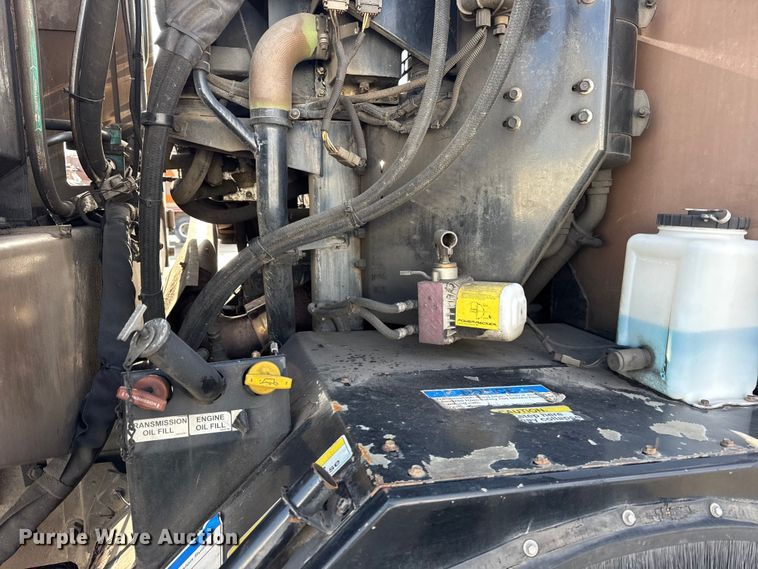 image for item ER0389 2005 Crane Carrier Company refuse truck