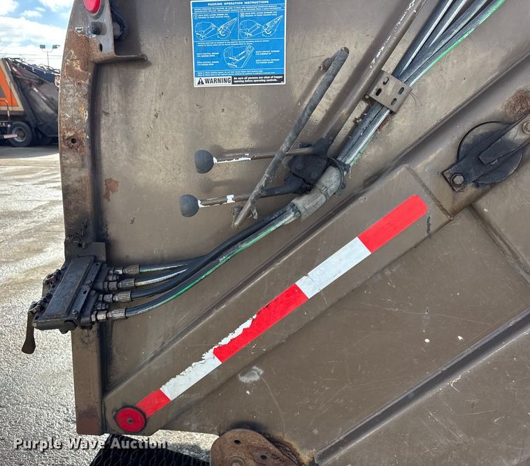 image for item ER0389 2005 Crane Carrier Company refuse truck