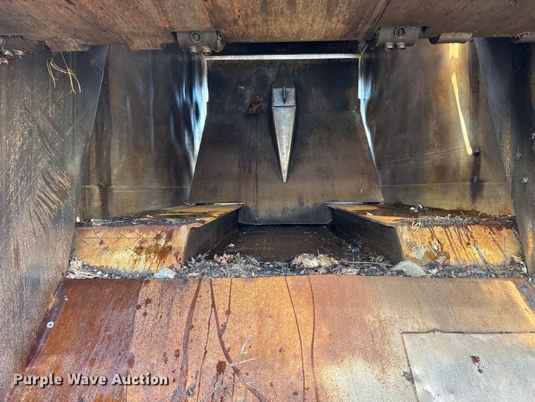 image for item ER0389 2005 Crane Carrier Company refuse truck