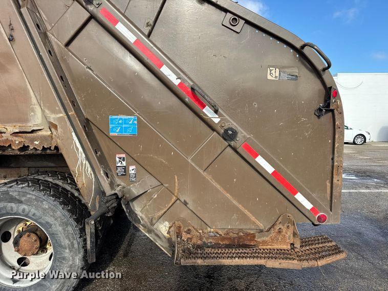 image for item ER0389 2005 Crane Carrier Company refuse truck