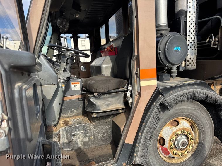 image for item ER0389 2005 Crane Carrier Company refuse truck