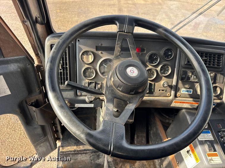 image for item ER0389 2005 Crane Carrier Company refuse truck