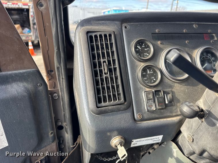 image for item ER0389 2005 Crane Carrier Company refuse truck