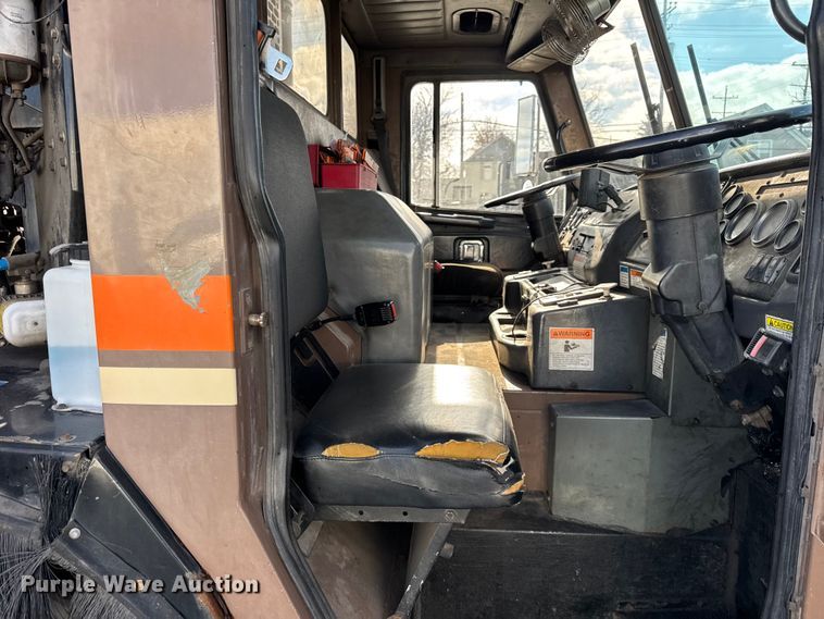 image for item ER0389 2005 Crane Carrier Company refuse truck