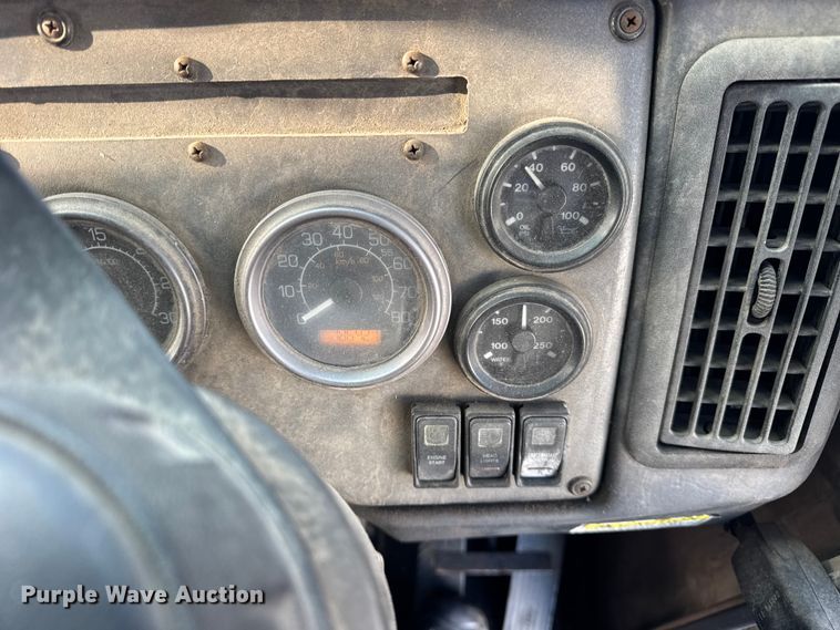 image for item ER0389 2005 Crane Carrier Company refuse truck