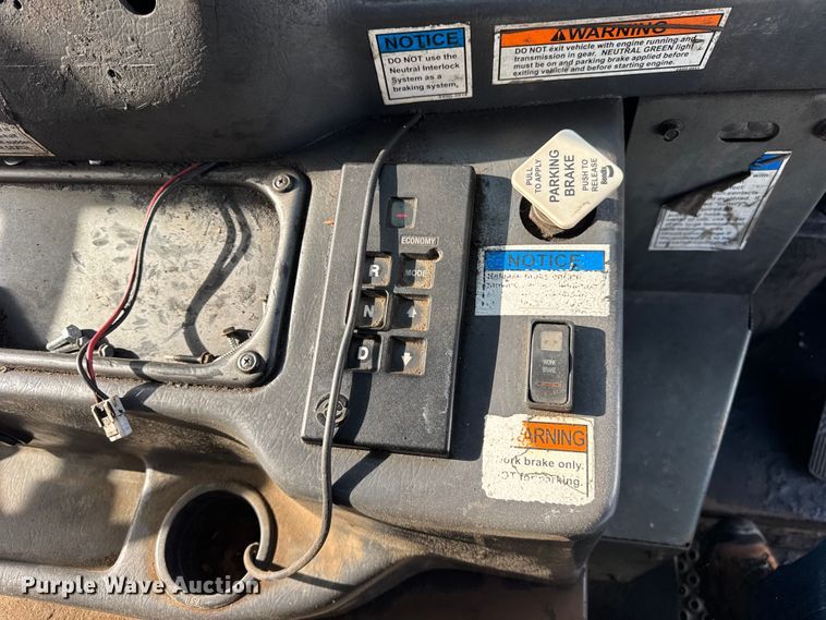 image for item ER0389 2005 Crane Carrier Company refuse truck