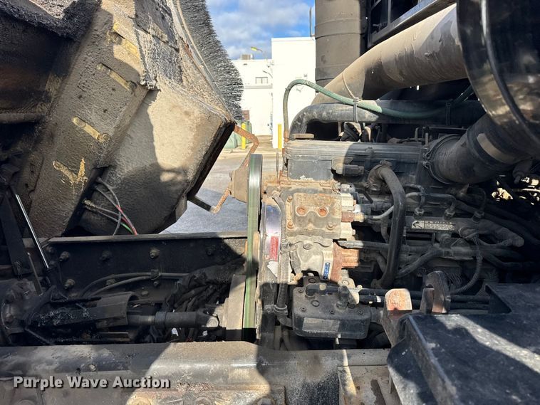 image for item ER0389 2005 Crane Carrier Company refuse truck