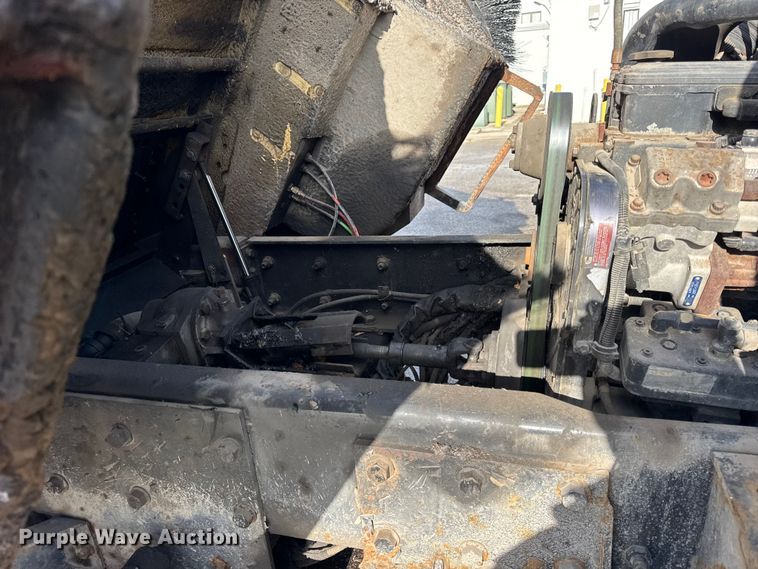 image for item ER0389 2005 Crane Carrier Company refuse truck