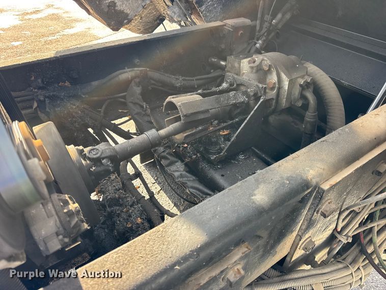 image for item ER0389 2005 Crane Carrier Company refuse truck