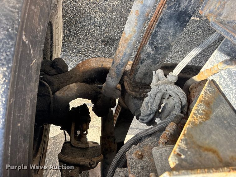 image for item ER0389 2005 Crane Carrier Company refuse truck