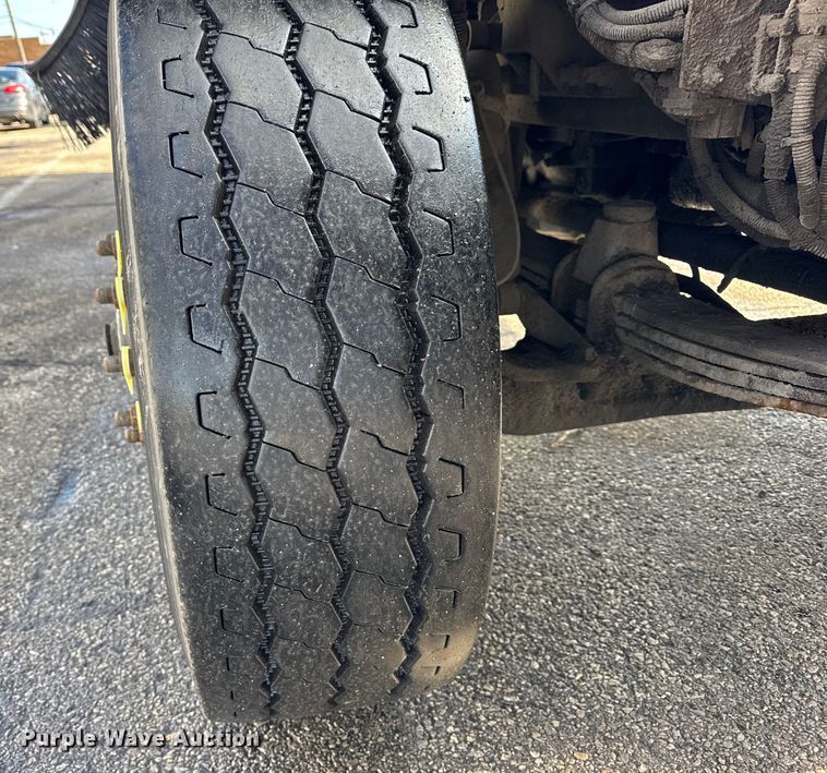 image for item ER0389 2005 Crane Carrier Company refuse truck