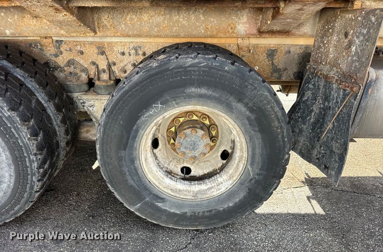 image for item ER0389 2005 Crane Carrier Company refuse truck