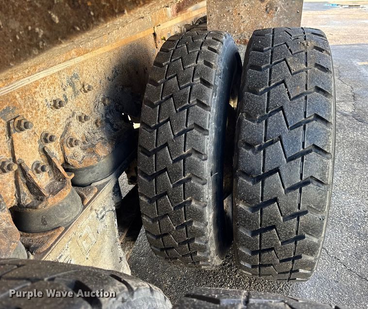 image for item ER0389 2005 Crane Carrier Company refuse truck