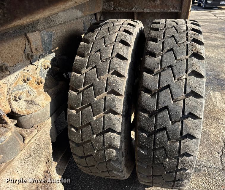 image for item ER0389 2005 Crane Carrier Company refuse truck