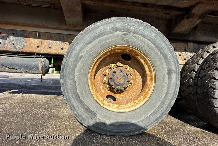 image for item ER0389 2005 Crane Carrier Company refuse truck