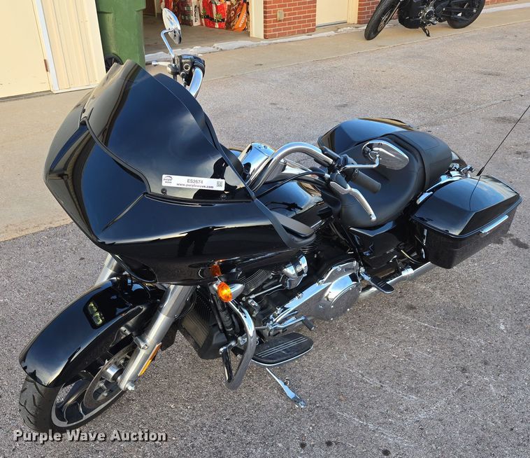 image for item ES2674 2023 Harley-Davidson Road Glide motorcycle