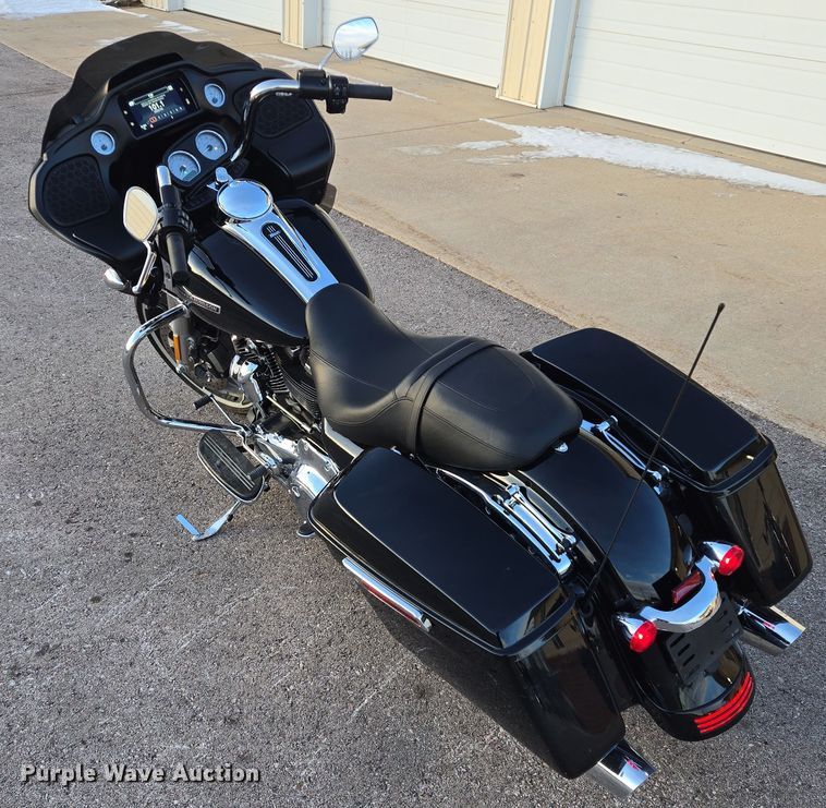 image for item ES2674 2023 Harley-Davidson Road Glide motorcycle