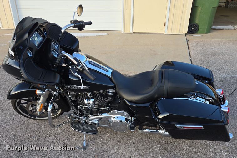 image for item ES2674 2023 Harley-Davidson Road Glide motorcycle