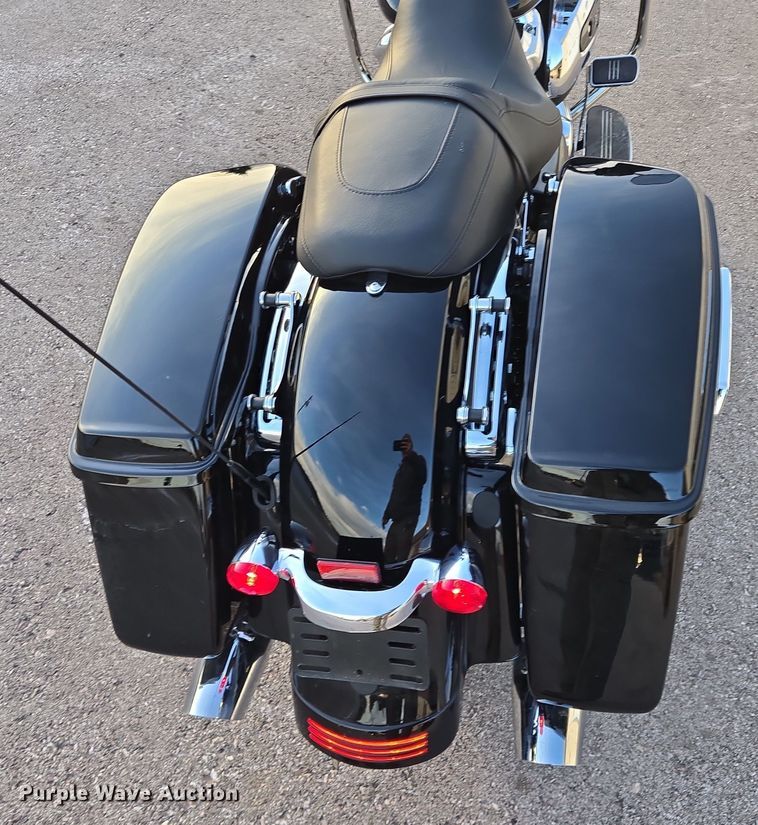 image for item ES2674 2023 Harley-Davidson Road Glide motorcycle