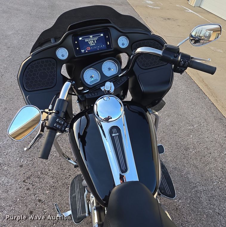 image for item ES2674 2023 Harley-Davidson Road Glide motorcycle