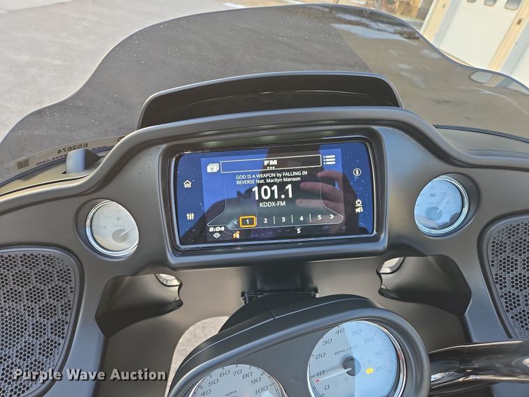 image for item ES2674 2023 Harley-Davidson Road Glide motorcycle