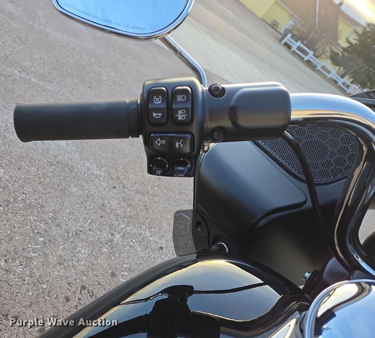 image for item ES2674 2023 Harley-Davidson Road Glide motorcycle