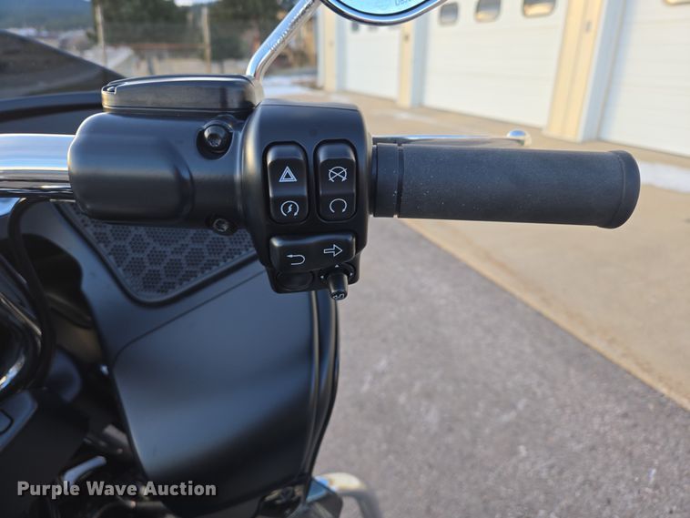 image for item ES2674 2023 Harley-Davidson Road Glide motorcycle