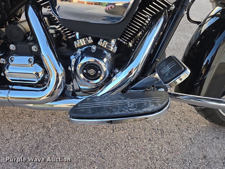 image for item ES2674 2023 Harley-Davidson Road Glide motorcycle