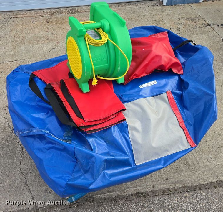 image for item ES2679 Inflatable bounce house