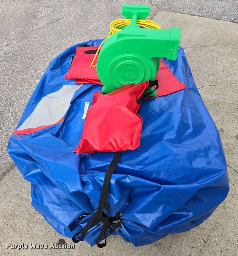 image for item ES2679 Inflatable bounce house