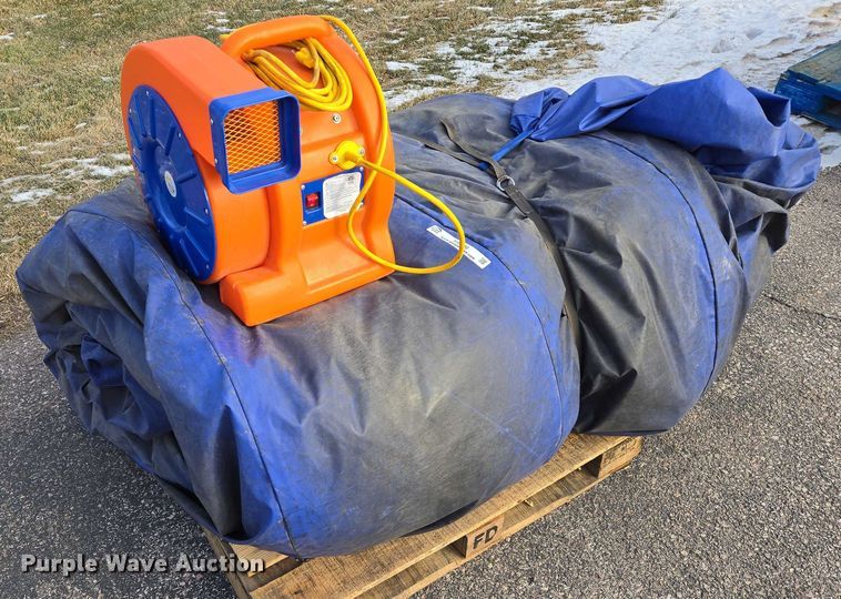 image for item ES2682 Inflatable bounce house