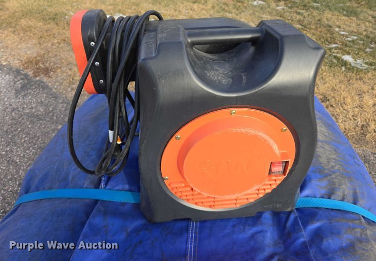 image for item ES2683 Inflatable bounce house