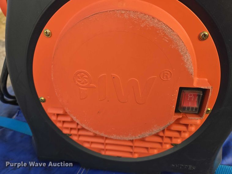 image for item ES2683 Inflatable bounce house