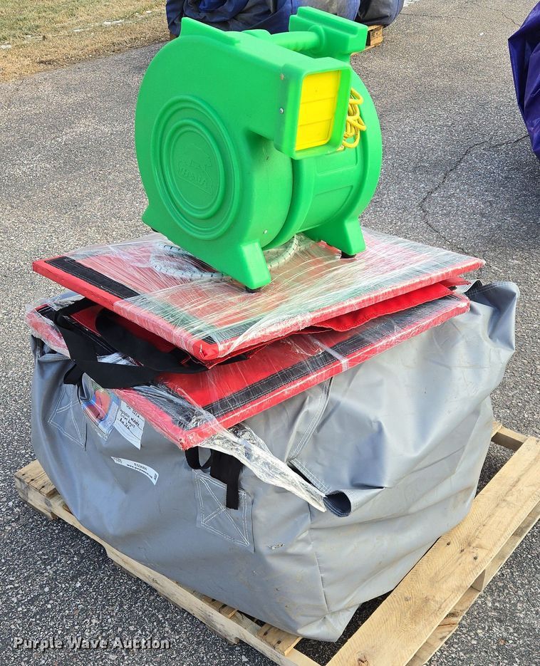 image for item ES2684 Inflatable Fusion 2 lane bungee run 