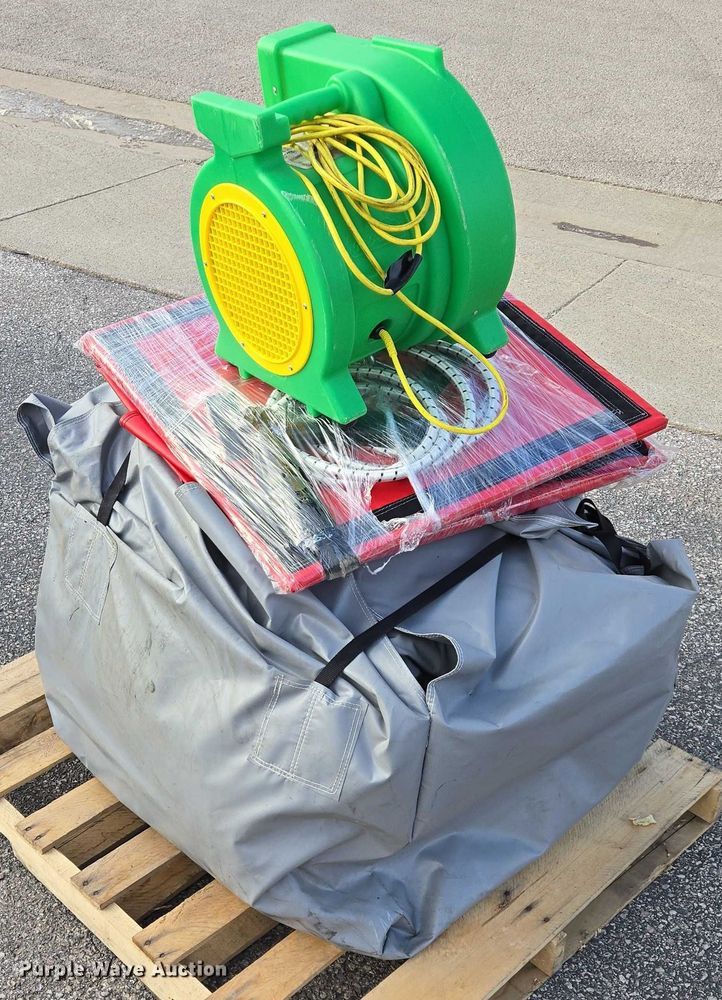 image for item ES2684 Inflatable Fusion 2 lane bungee run 