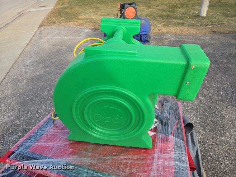 image for item ES2684 Inflatable Fusion 2 lane bungee run 