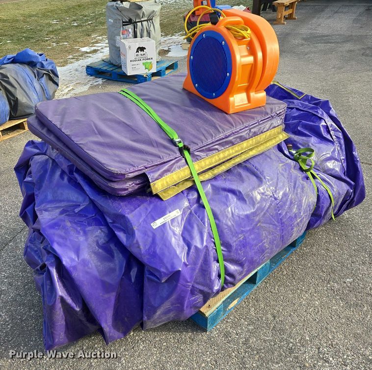 image for item ES2685 Inflatable obstacle course