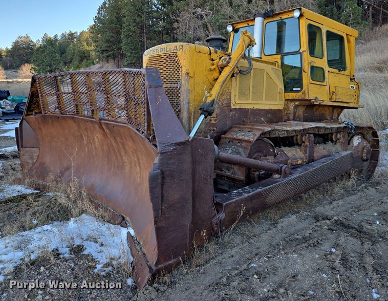 image for item ES2692 1972 Caterpillar D8H dozer