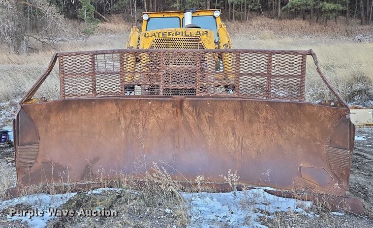 image for item ES2692 1972 Caterpillar D8H dozer